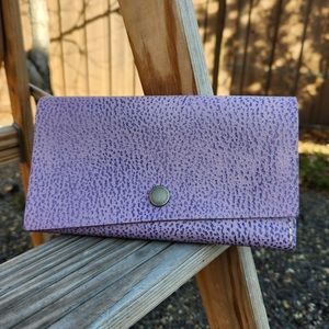 Portland Leather NWOT 🦄 (Lilac) Rancher’s Wallet.